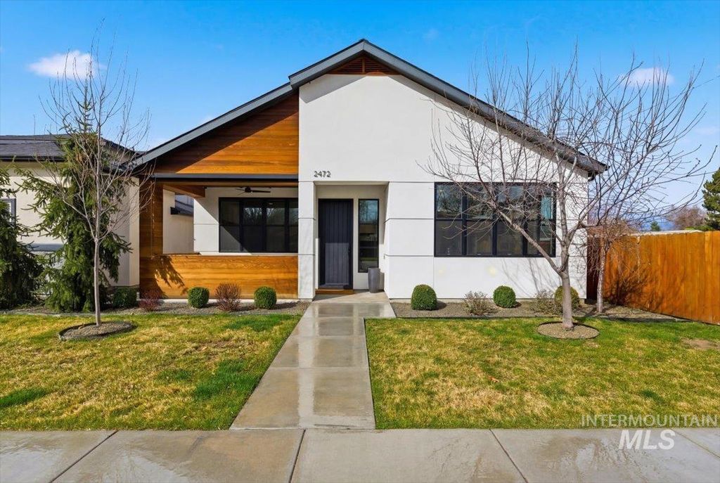 Photo of 2472 N Birchgrove Ln, Boise, ID 83703 (MLS # 98978569)