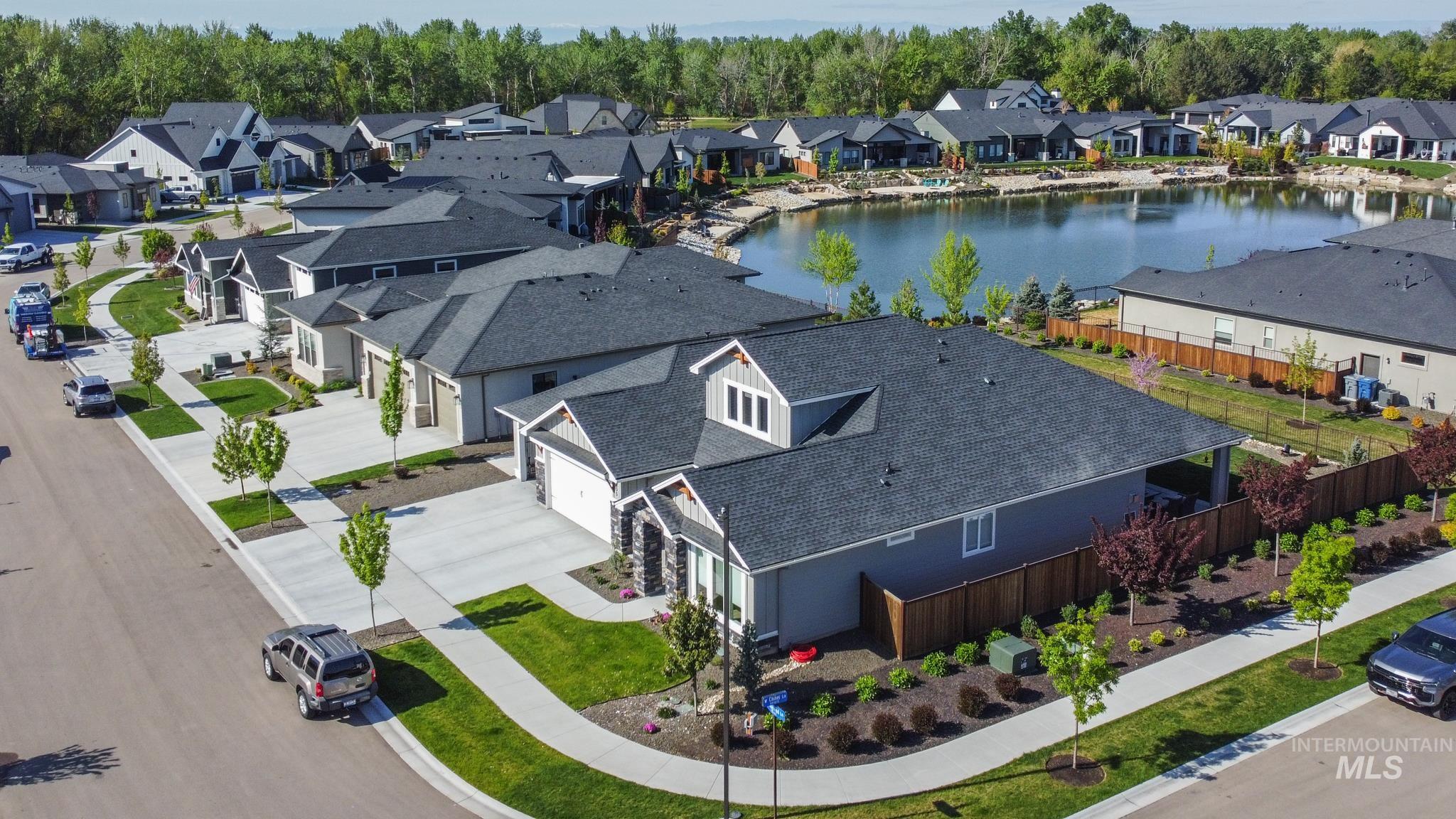 705 S Steephead Lane