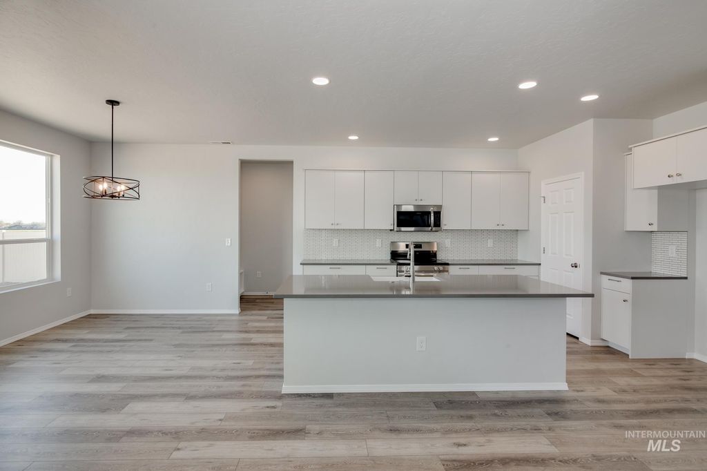 Photo of 13713 Judson St, Caldwell, ID 83607 (MLS # 98972121)