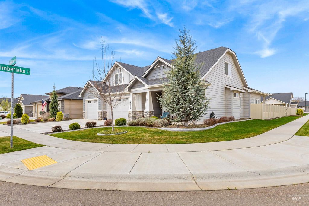 Photo of 18105 N Treeline Ave, Nampa, ID 83687 (MLS # 98980550)