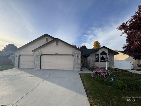 Photo of 3611 E Florence Dr, Meridian, ID 83642 (MLS # 98965678)