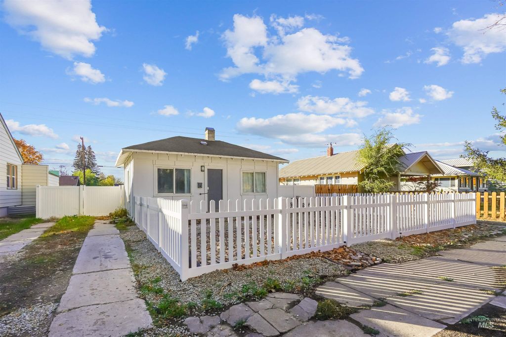 Photo of 1250 Elba Ave, Burley, ID 83318 (MLS # 98965946)