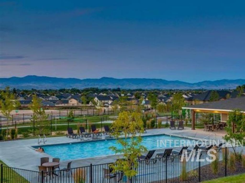Photo of 732 E Crest Ridge Dr, Meridian, ID 83642 (MLS # 98985382)