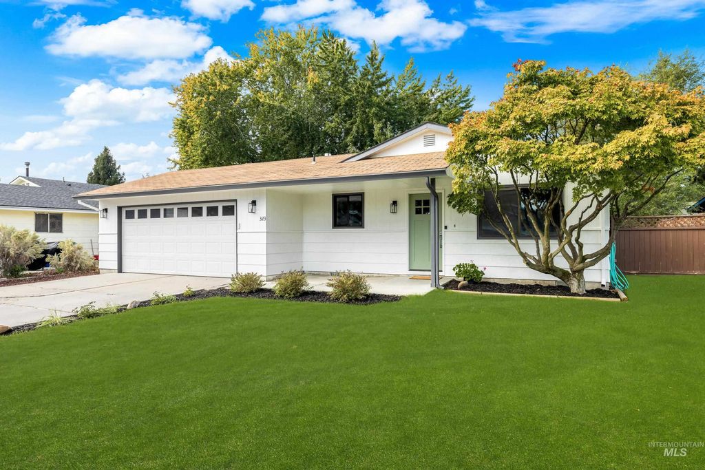 Photo of 323 S Harlan Pl, Eagle, ID 83616 (MLS # 98964996)