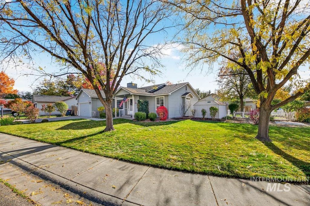 Photo of 893 E Cembra St, Eagle, ID 83616 (MLS # 98966167)