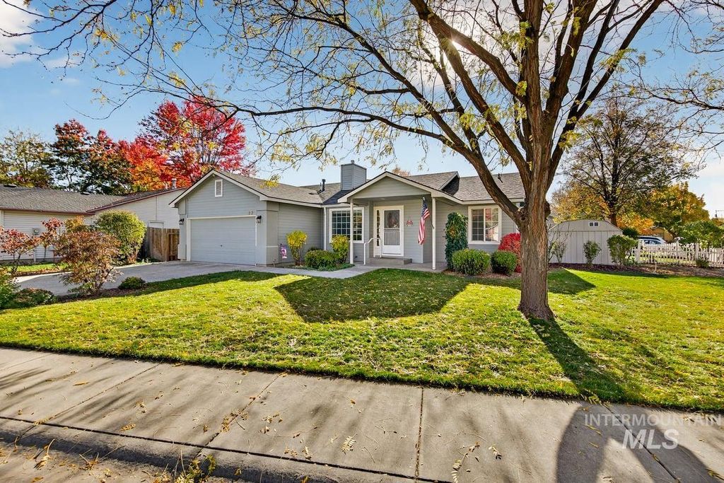 Photo of 893 E Cembra St, Eagle, ID 83616 (MLS # 98966167)