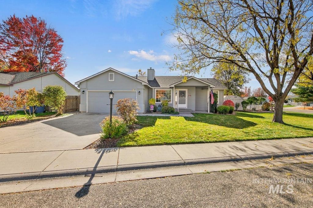 Photo of 893 E Cembra St, Eagle, ID 83616 (MLS # 98966167)