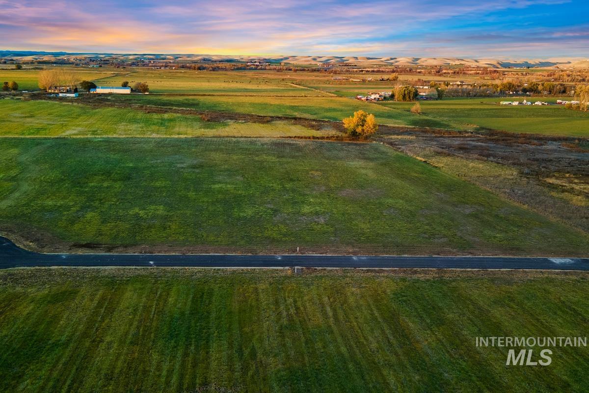 10160 Clear View Ln, Emmett, Idaho image 2