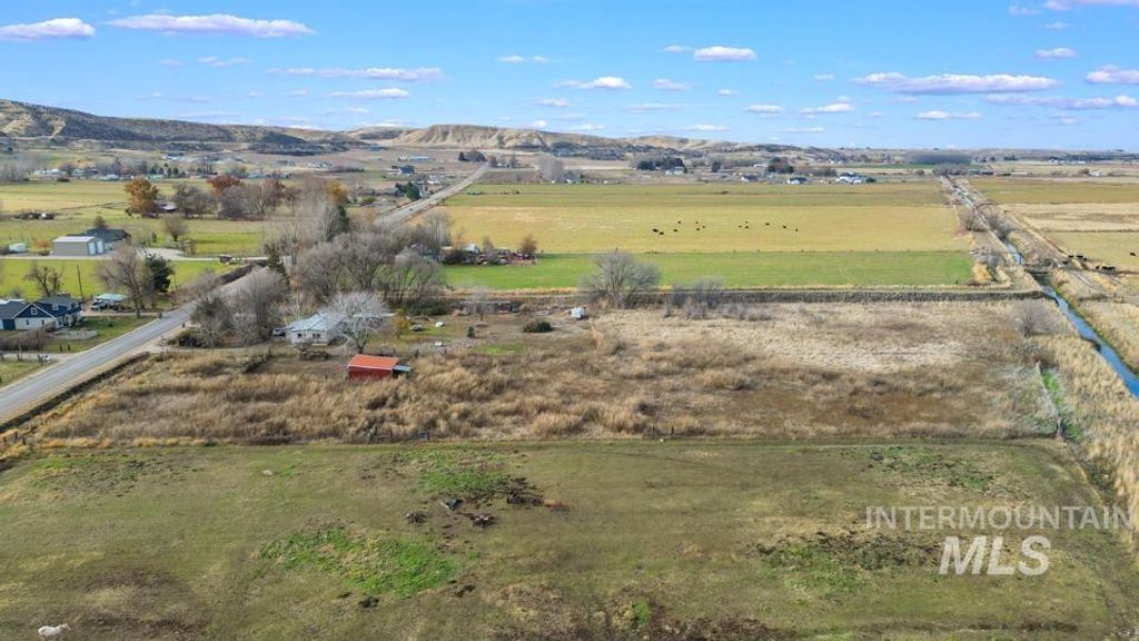 Photo of 9350 Dewey Rd, Emmett, ID 83617 (MLS # 98967023)
