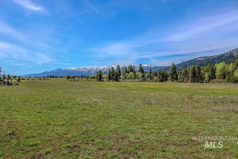 Photo of 1895 Little Pine Road, Donnelly, ID 83615 (MLS # 98983047)