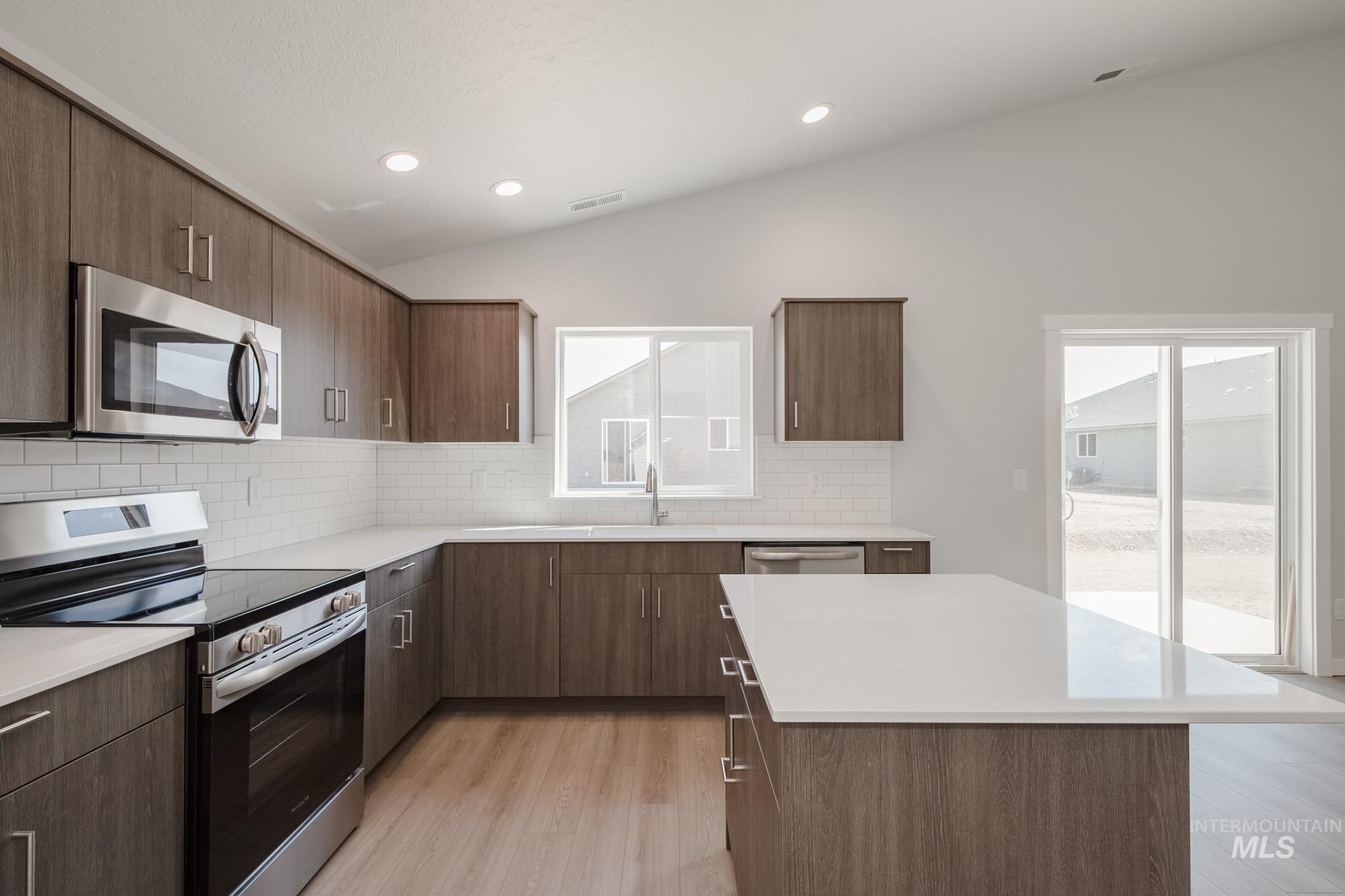 18472 N Trumpet Lily Ave