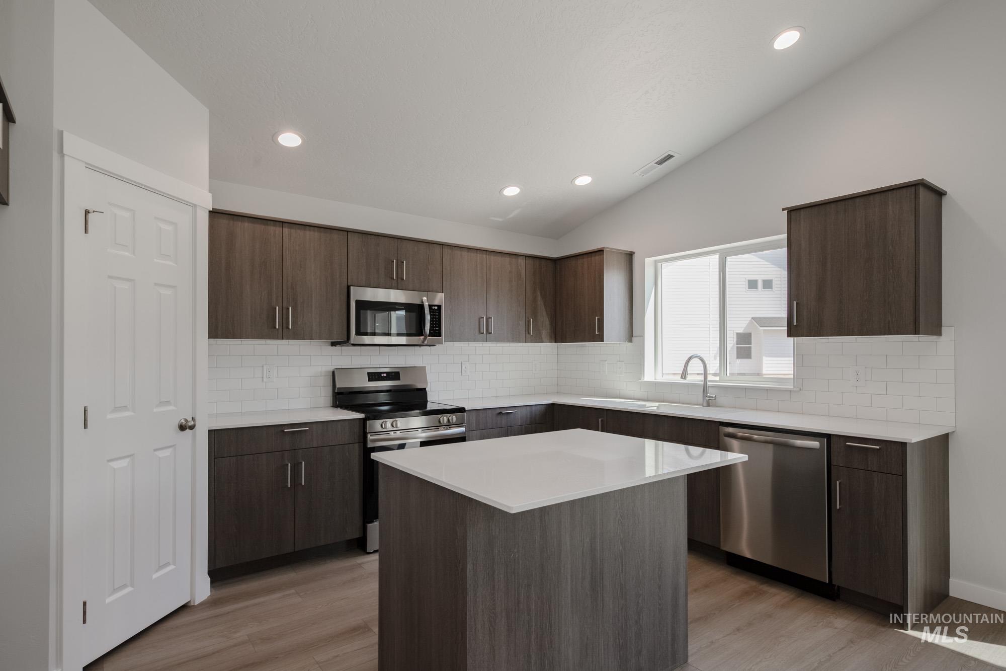 18472 N Trumpet Lily Ave