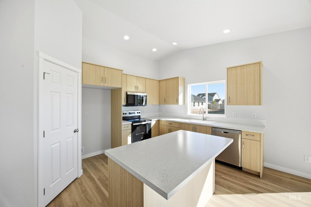 Photo of 7068 E Marble Springs Dr, Nampa, ID 83687 (MLS # 98985488)