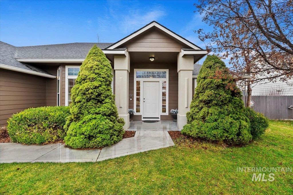 Photo of 2123 E Harbour Grove Drive, Nampa, ID 83686 (MLS # 98971351)