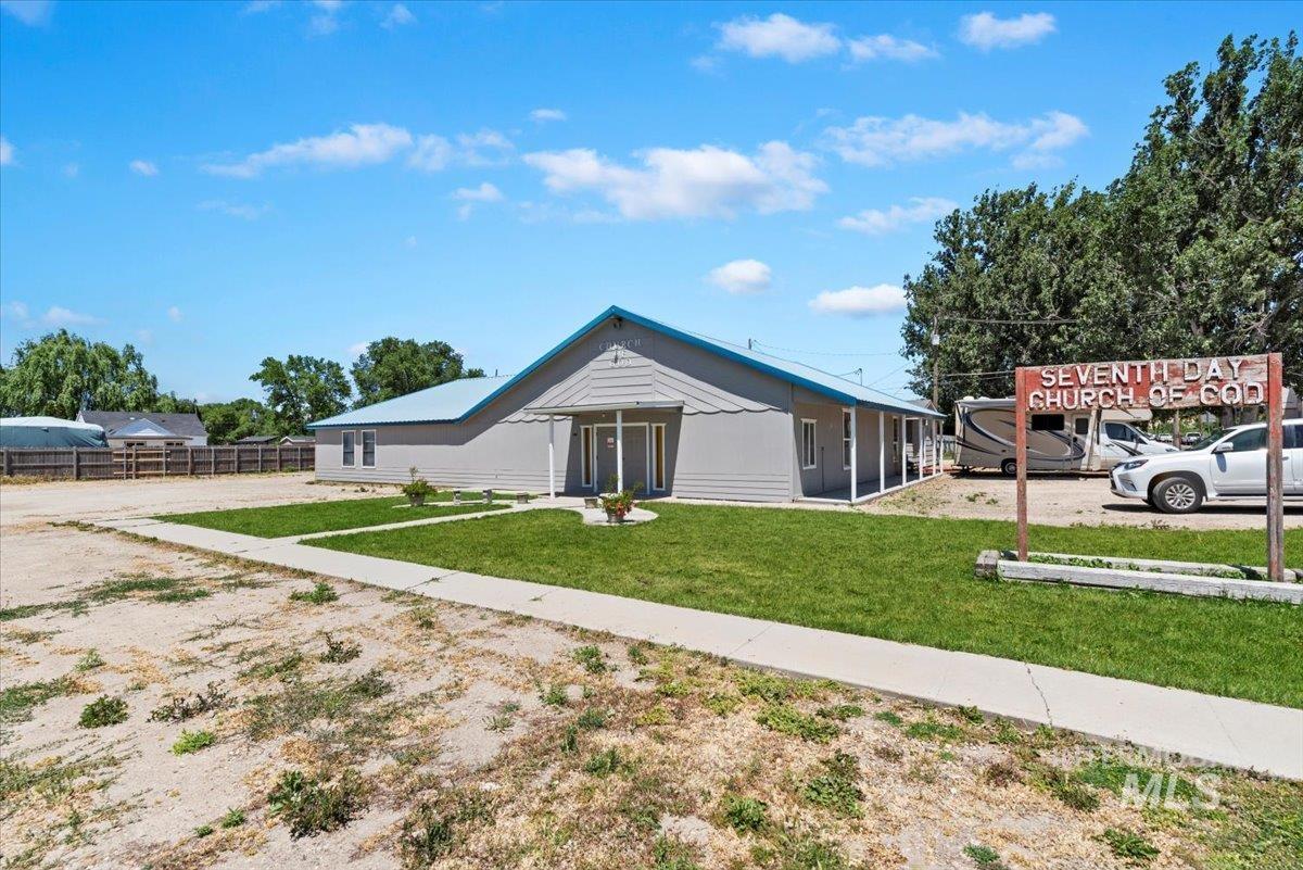 1325 E Denver St.