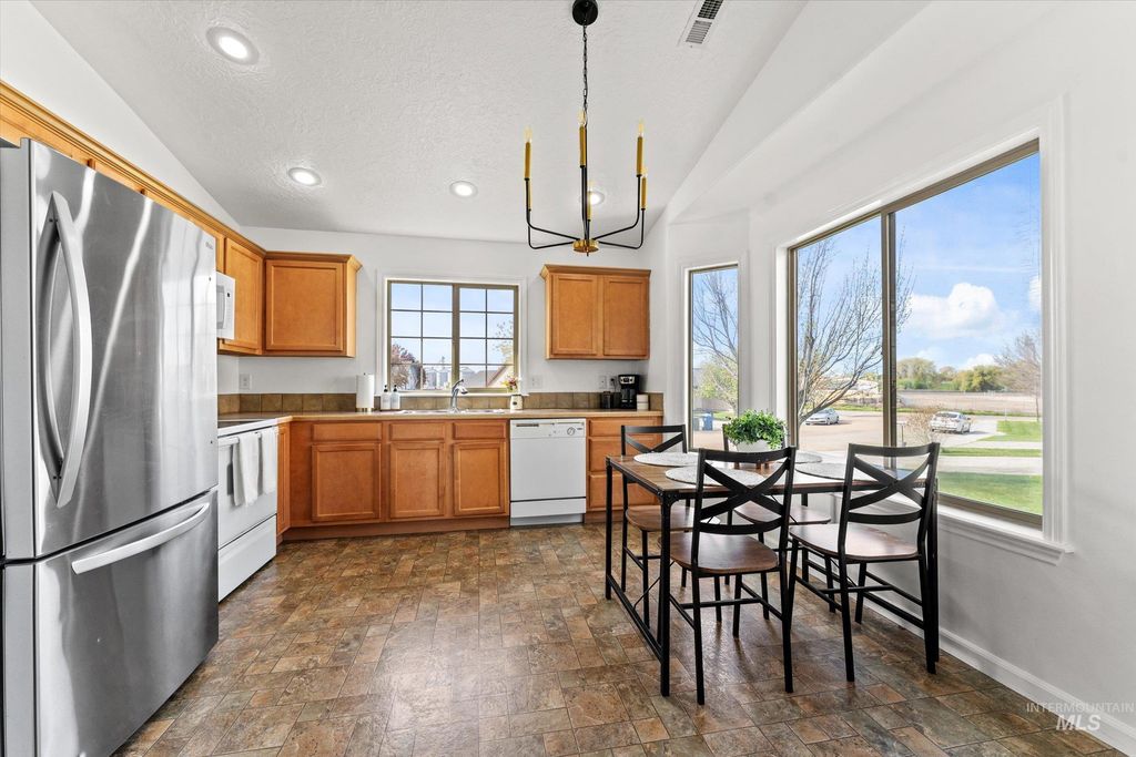 Photo of 2600 E Carmel Ct, Nampa, ID 83687 (MLS # 98983086)