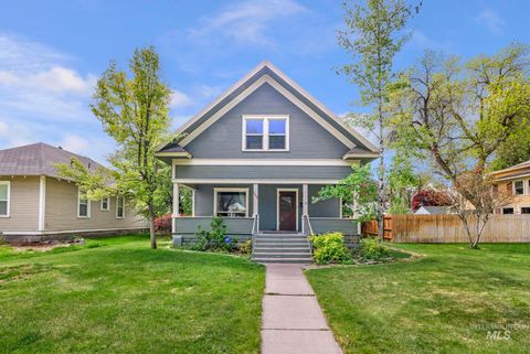 Photo of 145 9th Ave N Ave, Twin Falls, ID 83301 (MLS # 98983696)