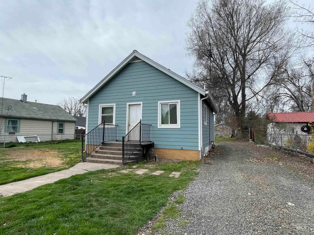 Photo of 427 N 11th Street, Payette, ID 83661 (MLS # 98979066)