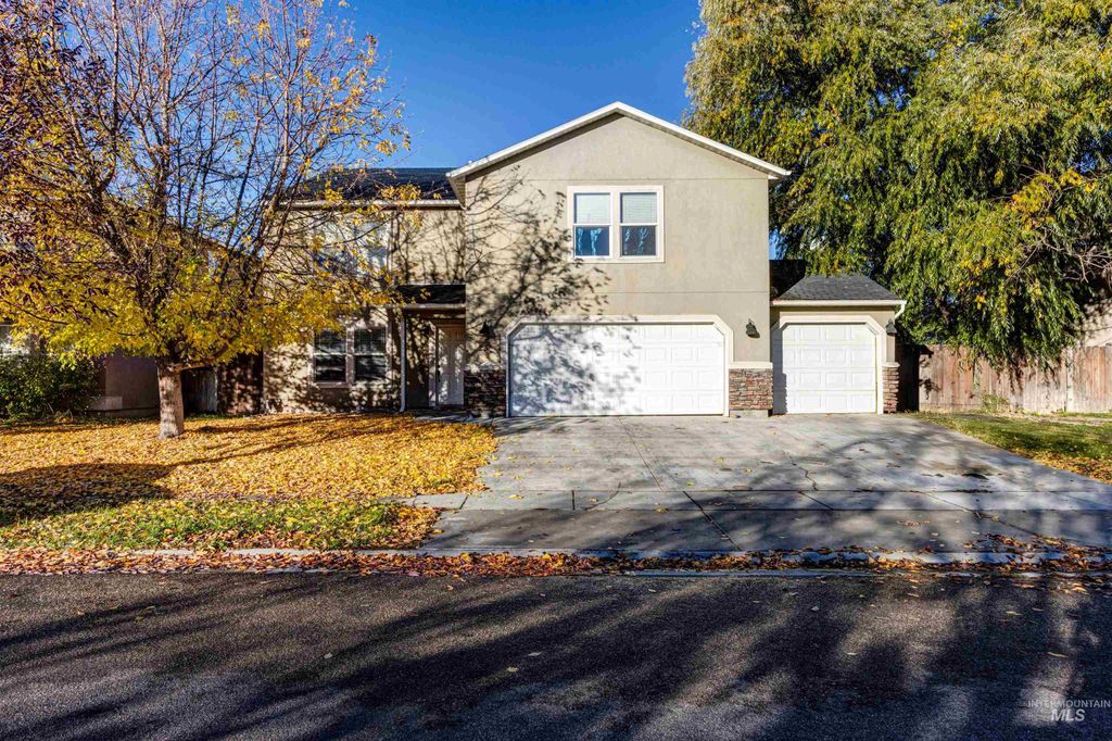 Photo of 23 N Amanda Dr, Nampa, ID 83651 (MLS # 98965950)