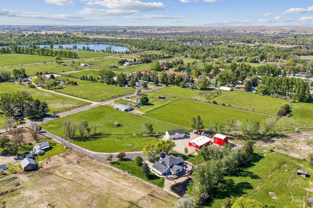Photo of 1550 S Artesian Road, Eagle, ID 83616 (MLS # 98984640)