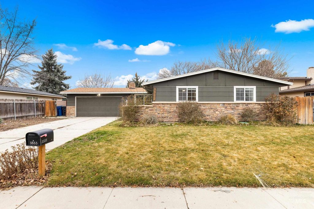 Photo of 3333 N Pepperwood Dr, Boise, ID 83704 (MLS # 98974787)