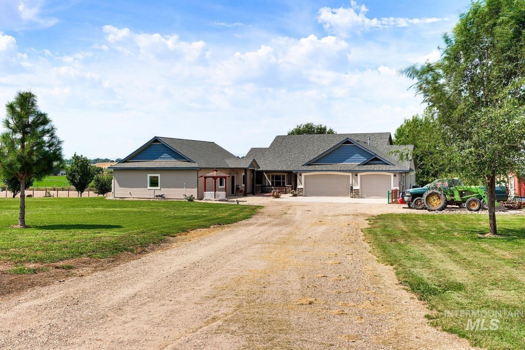 Photo of 18341 Bellomy Lane, Wilder, ID 83676 (MLS # 98998768)