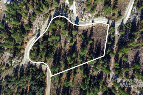 Photo of TBD Joshua Drive, Cascade, ID 83611 (MLS # 98981376)