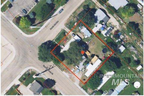 Photo of 101 Kearney Street, Caldwell, ID 83605 (MLS # 98965209)