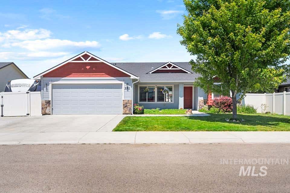 Photo of 351 Syringa Springs Dr, Fruitland, ID 83619 (MLS # 98988689)