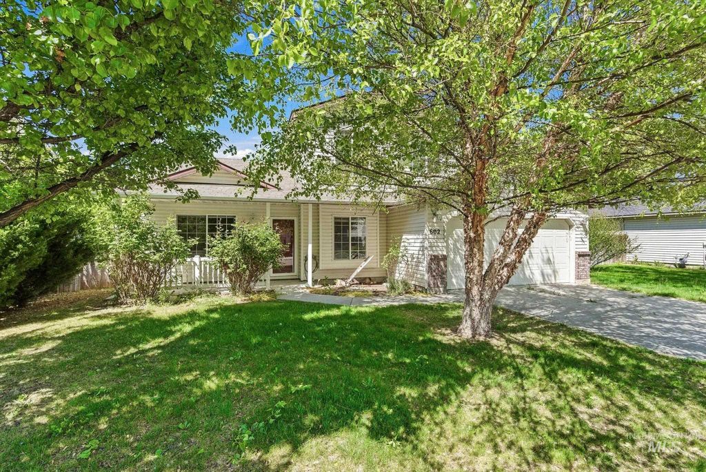 Photo of 602 E Rosemary Street, Kuna, ID 83634 (MLS # 98987022)