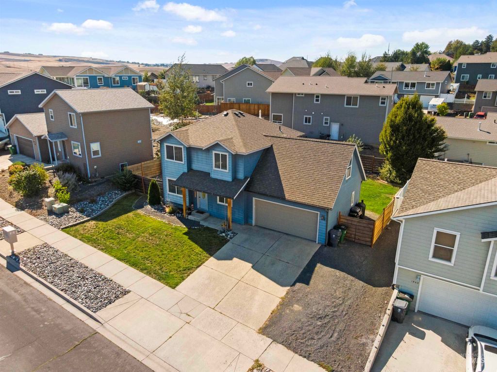 Photo of 1809 S Blaine Street, Moscow, ID 83843 (MLS # 98962810)