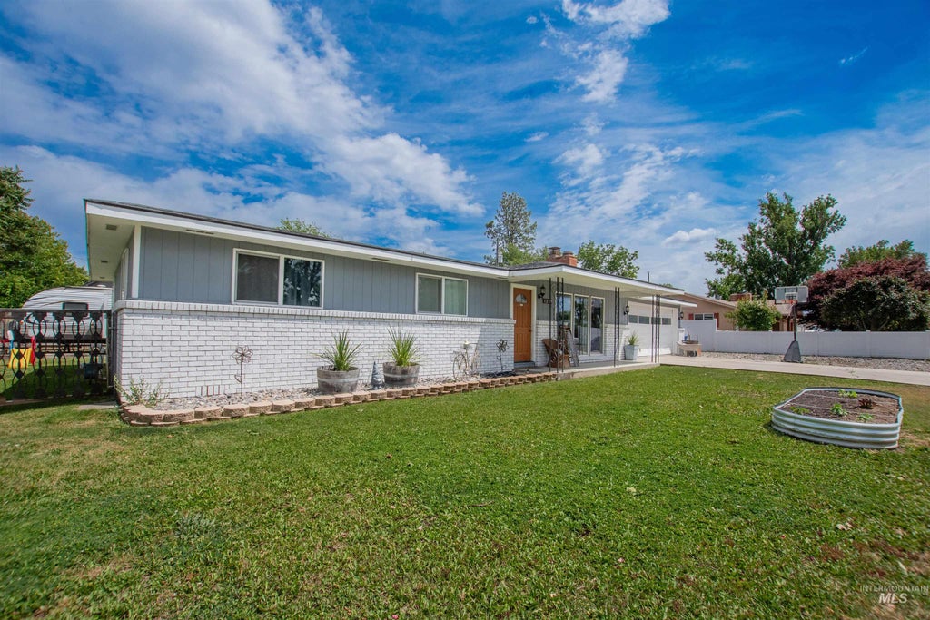 Photo of 1220 N Ohio Avenue, Caldwell, ID 83605 (MLS # 98989106)