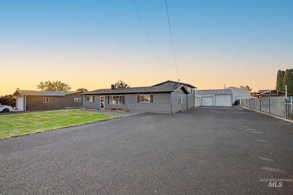 Photo of 1119 Alder Dr, Lewiston, ID 83501 (MLS # 98986654)