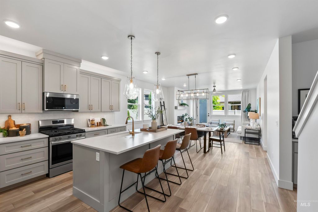 Photo of 252 S Turner Ave, Star, ID 83669 (MLS # 98969366)