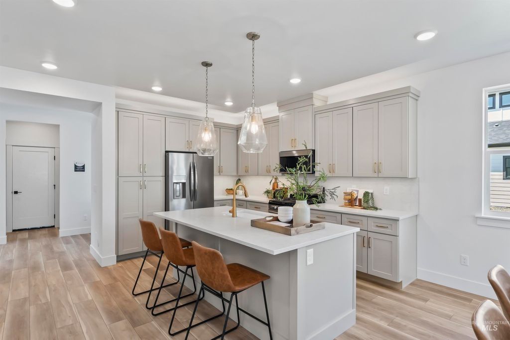 Photo of 252 S Turner Ave, Star, ID 83669 (MLS # 98969366)