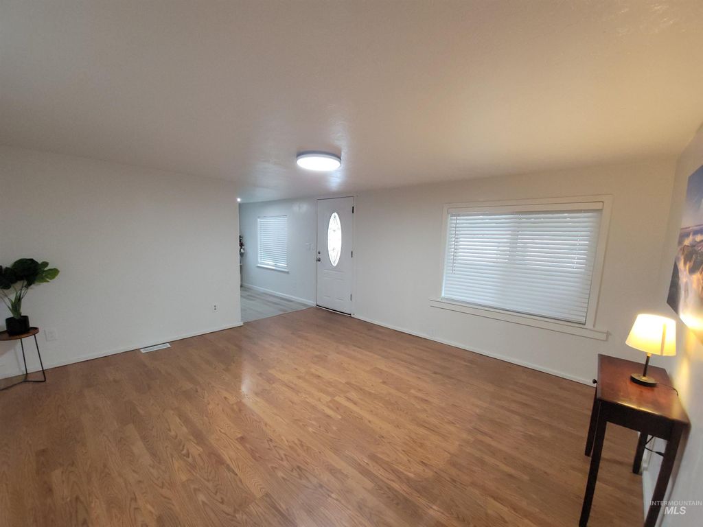 Photo of 571 Caldwell Blvd #9, Nampa, ID 83651 (MLS # 98995144)