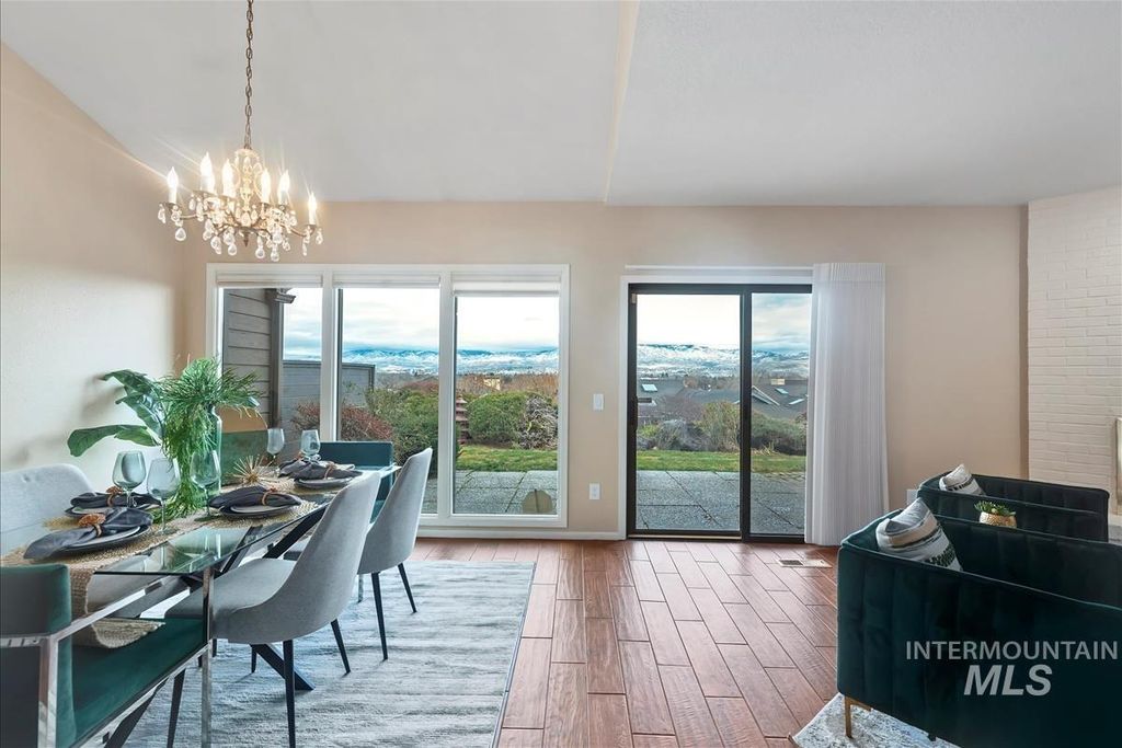 Photo of 3324 W Catalina Lane, Boise, ID 83705 (MLS # 98971363)