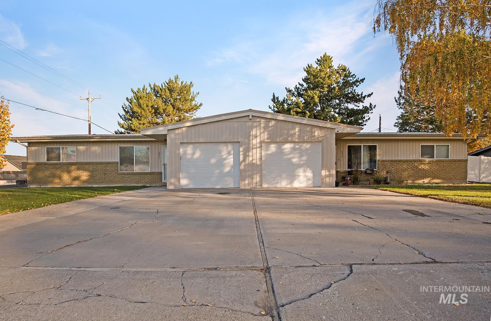 2211-2215 Crest Ave.