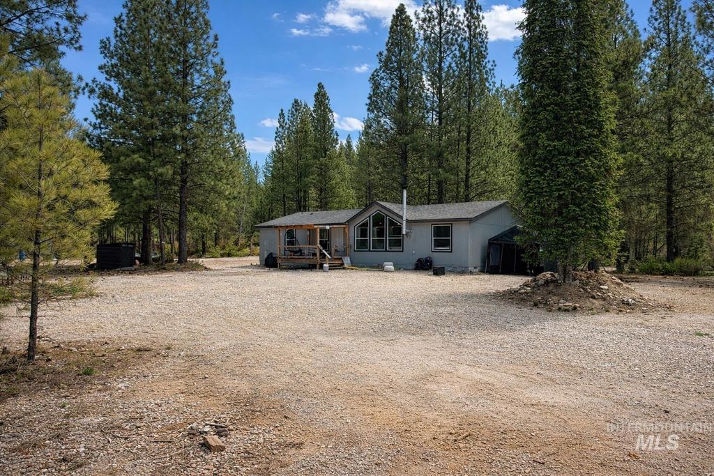 Photo of 17 Mountain Meadow Rd, Idaho City, ID 83631 (MLS # 98983968)