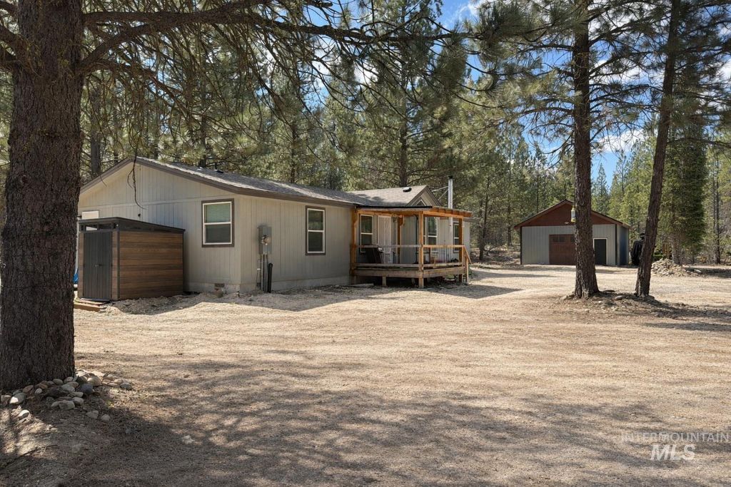 Photo of 17 Mountain Meadow Rd, Idaho City, ID 83631 (MLS # 98983968)