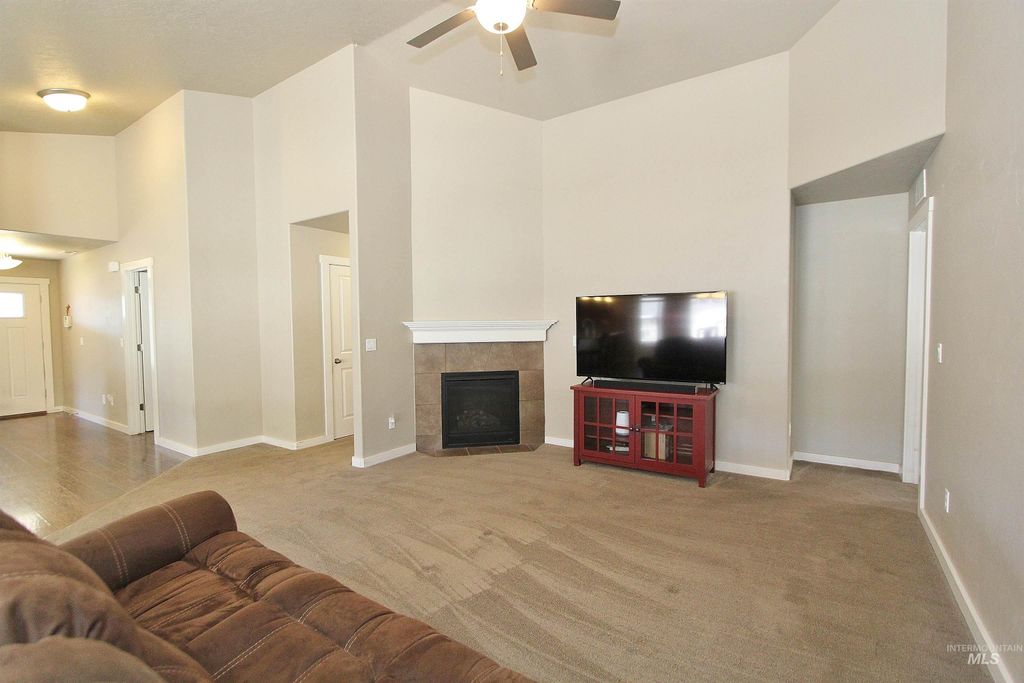 Photo of 7132 W Devonwood Drive, Boise, ID 83714 (MLS # 98976470)