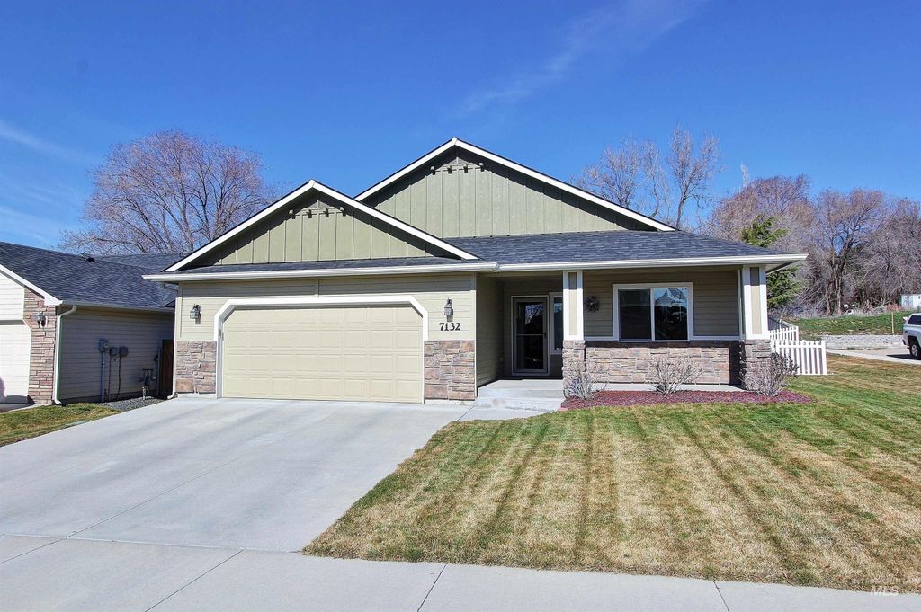 Photo of 7132 W Devonwood Drive, Boise, ID 83714 (MLS # 98976470)