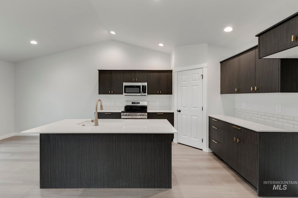 Photo of 8422 S Tyrion Way, Kuna, ID 83634 (MLS # 98983722)