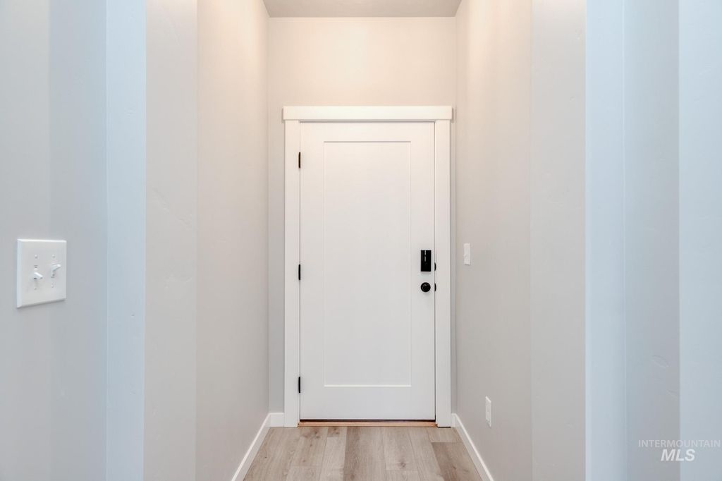 Photo of 2228 S Border Way, Meridian, ID 83642 (MLS # 98978461)