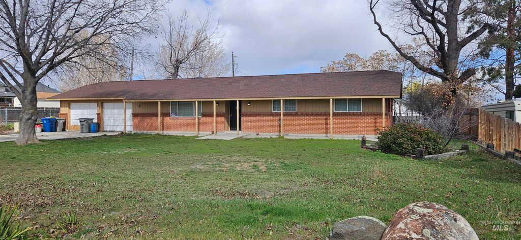 Photo of 406 W Lindenwood Dr, Nampa, ID 83686 (MLS # 98978837)