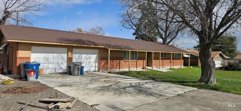 Photo of 406 W Lindenwood Dr, Nampa, ID 83686 (MLS # 98978837)