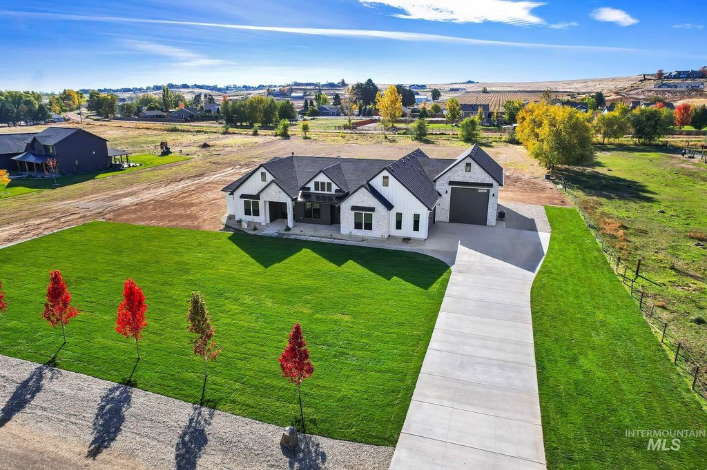 Photo of 13531 Lake Shore Dr, Nampa, ID 83686 (MLS # 98977667)