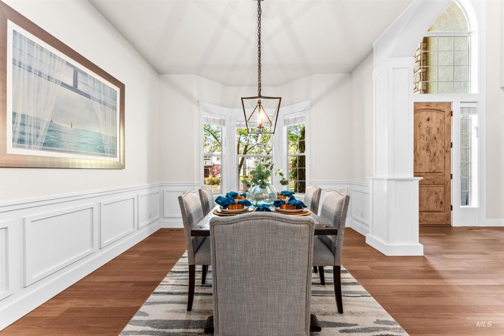 Photo of 1177 E Riversong Dr, Eagle, ID 83616 (MLS # 98982426)