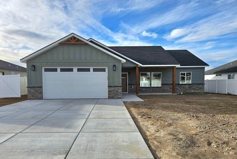 Photo of 1309 18th Ave N, Jerome, ID 83338 (MLS # 98977243)