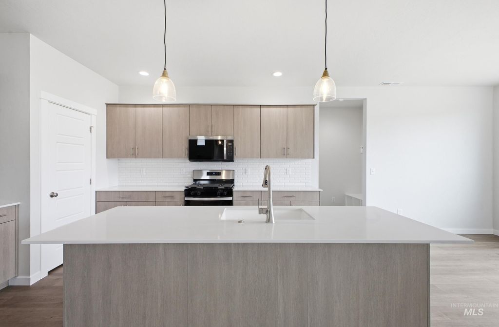 Photo of 6611 W Redwood Creek Dr, Meridian, ID 83646 (MLS # 98979229)